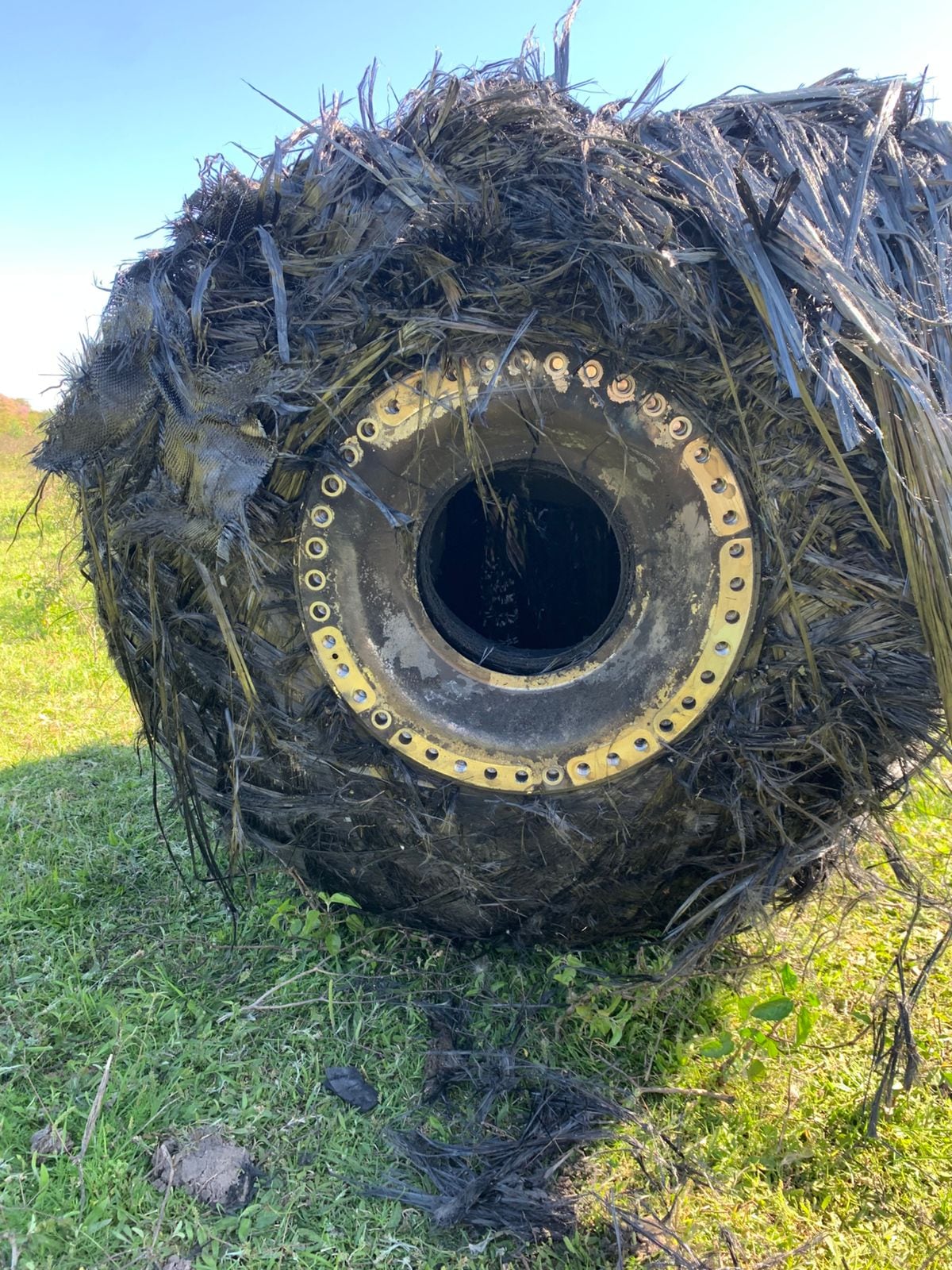 Se trata de un cilindro de aproximadamente 1,70 metros de largo y 1,20 de diámetro