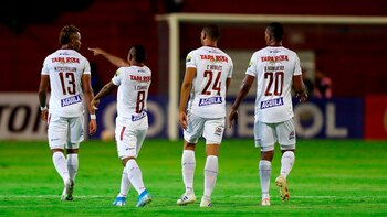 En la imagen, jugadores de Deportes Tolima de Colombia. EFE/José Jácome/Archivo