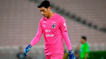 Esteban Andrada volvió a entrenar lejos de la liga española mientras afronta las 13 fechas de sanción