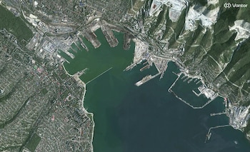 Barcos rusos dañados tras el ataque de Ucrania contra el puerto de Novorossiysk