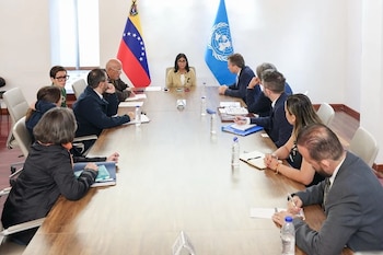 Delcy Rodríguez se reunió con el jefe humanitario de la ONU para coordinar la respuesta a los sismos (Créditos: Prensa Presidencial)