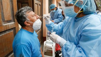 Pruebas COVID-19: Se dará prioridad