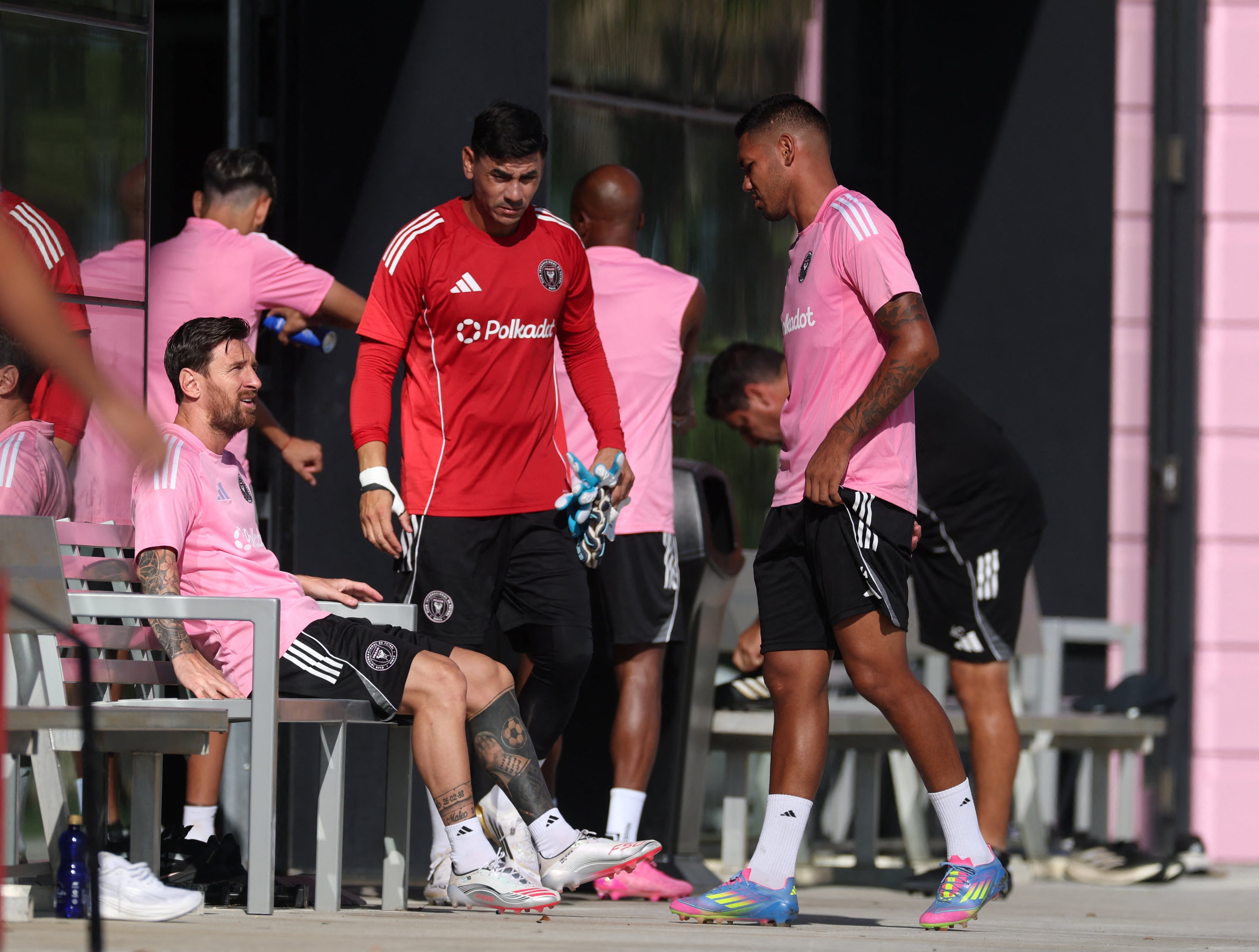 Oscar Ustari y Messi se reencontraron en el Inter Miami en la MLS (REUTERS/Hannah Mckay)