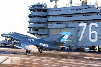 Un Superetendart de la Armada