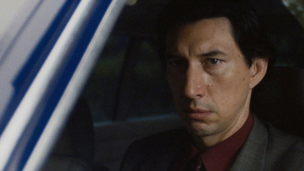 La interpretación de Adam Driver en Paper Tiger destaca la fragilidad del sueño americano y los complejos vínculos familiares (IMDb)