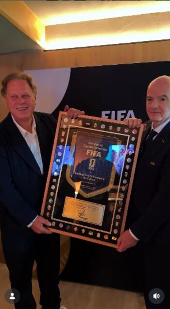 Gianni Infantino asistió al partido junto al presidente de la FCF, Ramón Jesurún - crédito @gianni_infantino/Instagram