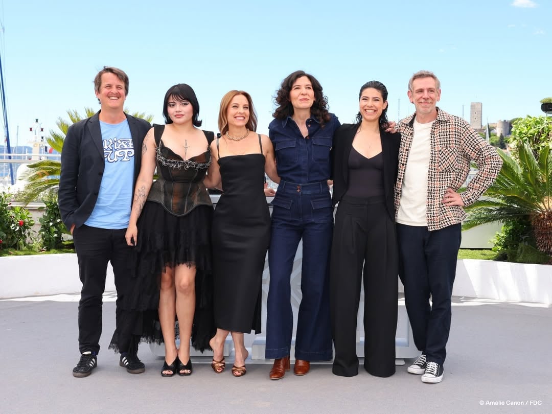 El elenco y el equipo de la película