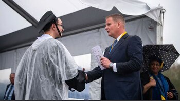 Un multimillonario regaló USD 1.000