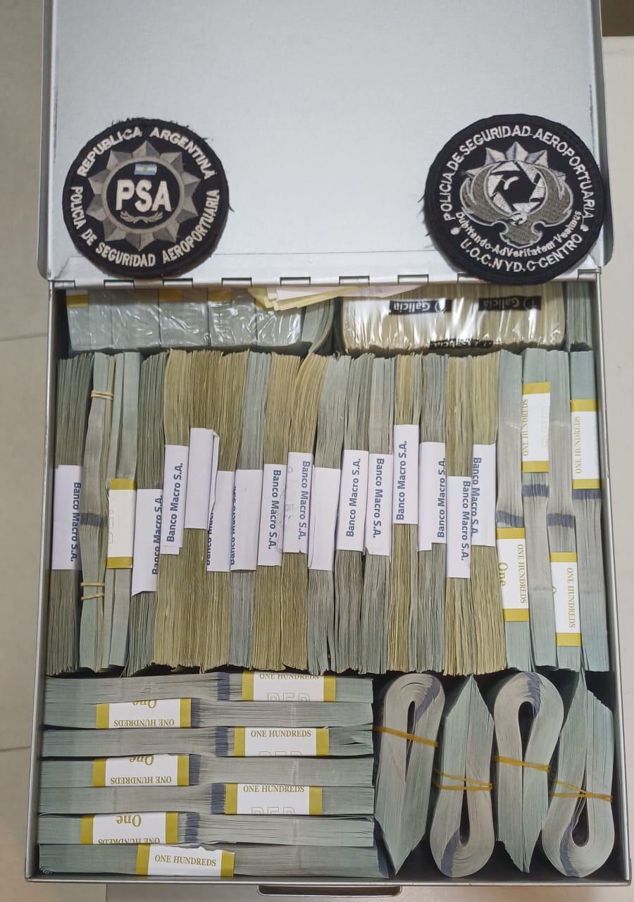 Parte del dinero incautado