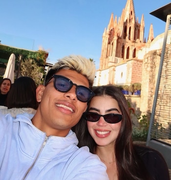 La pareja ha estado junta durante varios años y son uno de los matrimonios más sólidos del entorno de la Selección Mexicana.