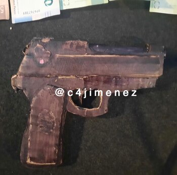 El posible criminal terminó esposado