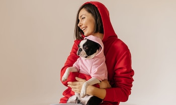 Vestir a una mascota puede