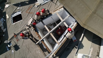 El equipo de rescate, captado