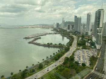 El pago de intereses superó los $1,000 millones en el primer trimestre, presionando el gasto público. Alex Hernández