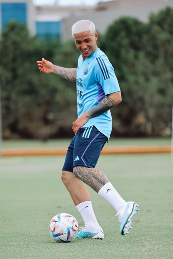 El nuevo look de Enzo