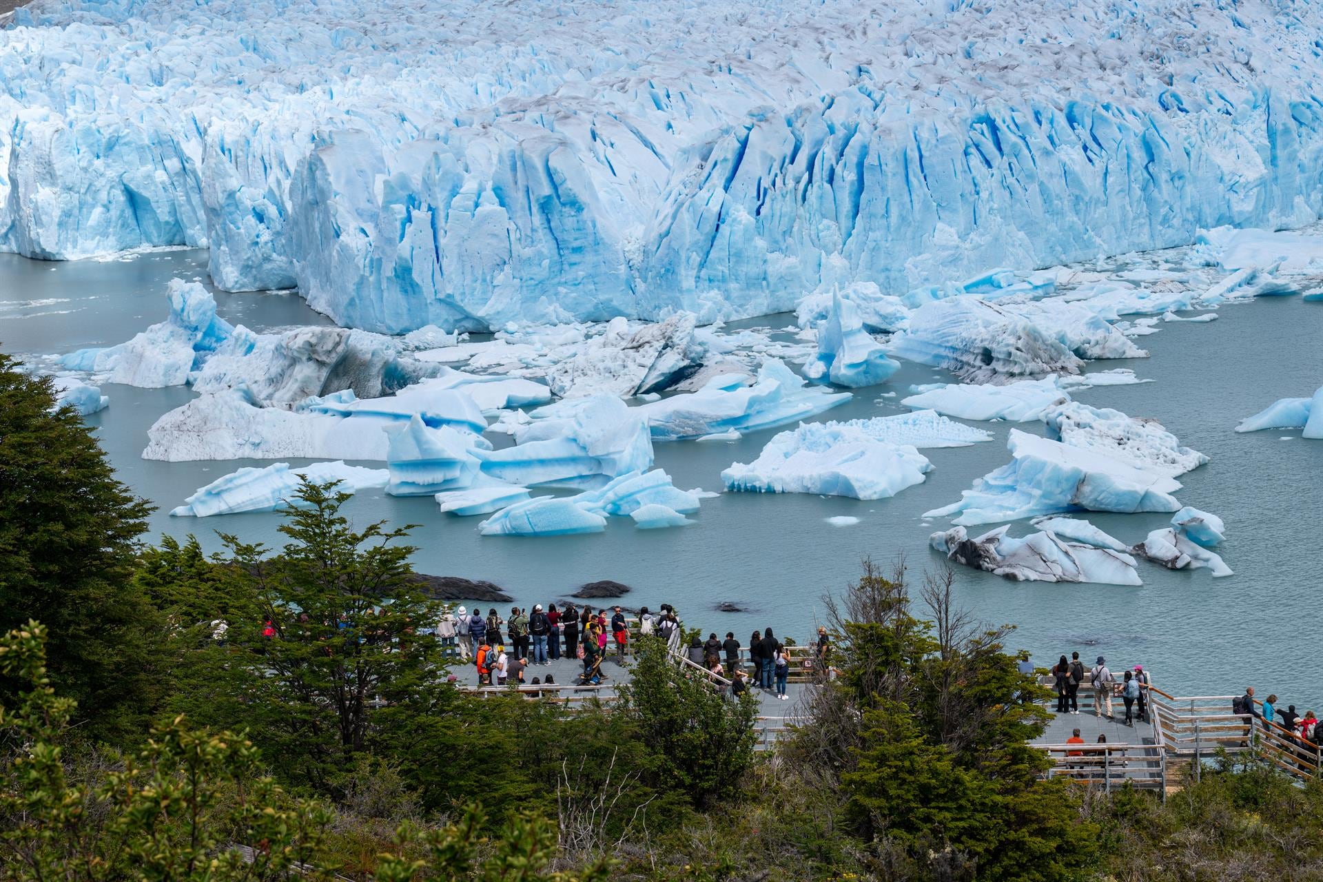El Senado aprobó una reforma de la ley de glaciares que reduce la protección y facilita la inversión minera