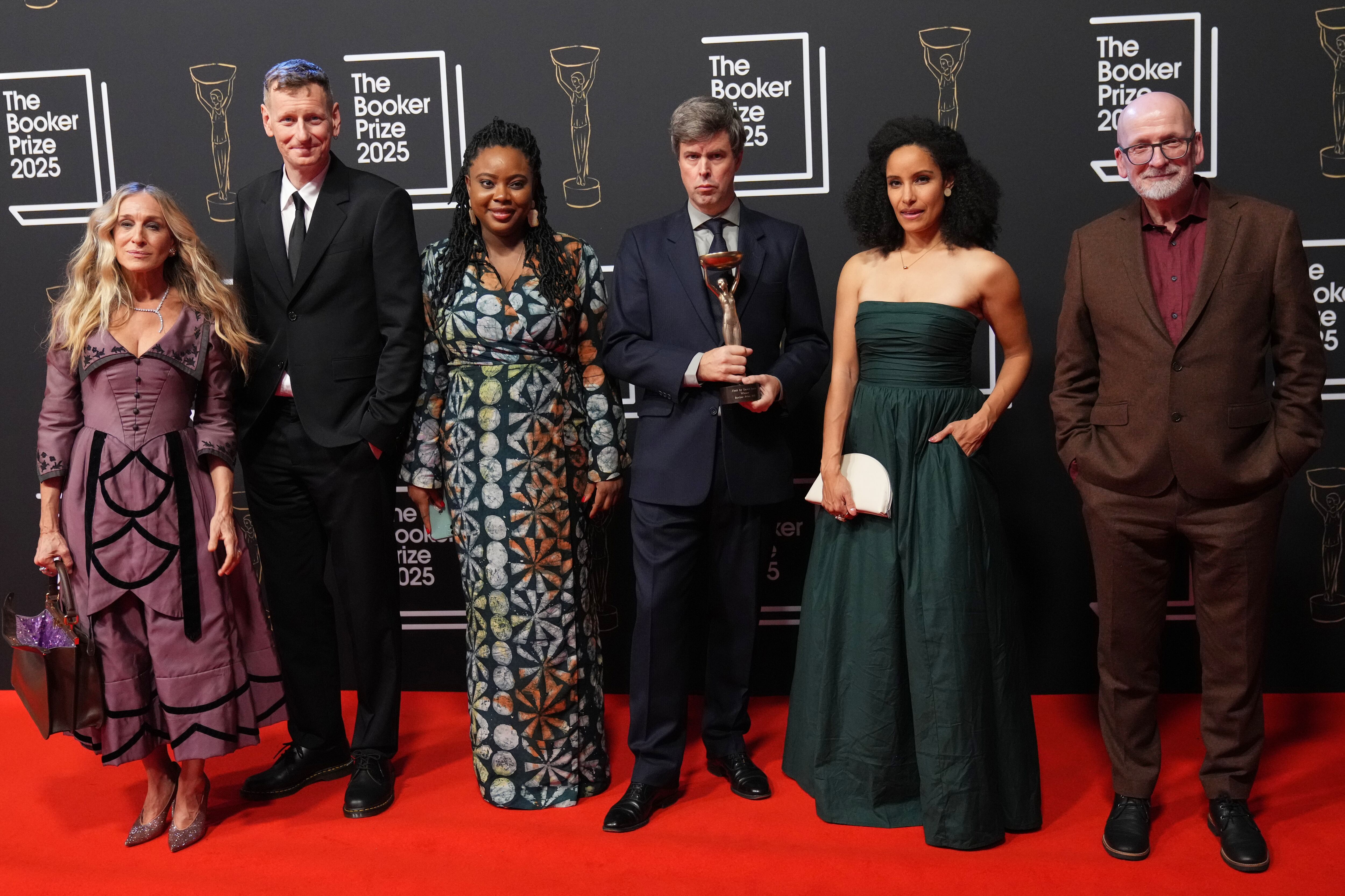 El autor fue seleccionado entre 153 novelas presentadas por un jurado que incluyó al escritor irlandés Roddy Doyle y a la actriz Sarah Jessica Parker