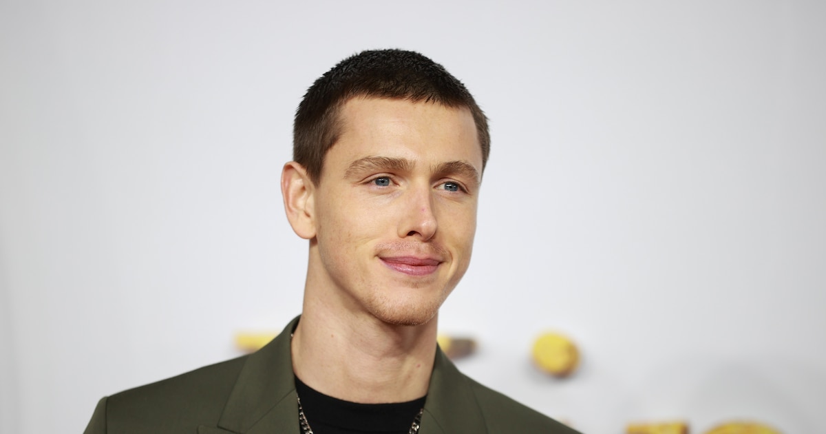 Harris Dickinson, el ídolo de la pantalla: 'Mi atractivo no define mi valor'