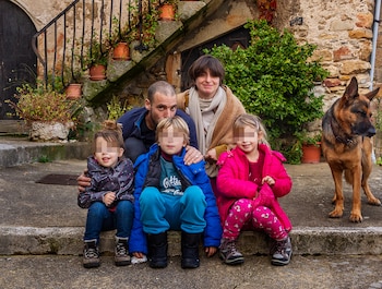 María de la Paz junto