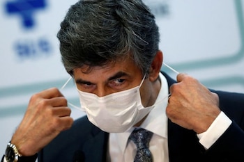 El renunciado ministro de Salud