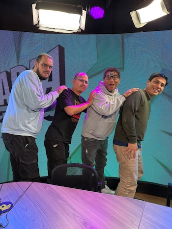 Los compañeros de 'Furrey' esperan