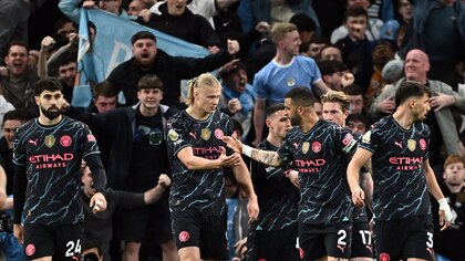 Manchester City quedó a un paso del título en la Premier: de los goles de Haaland y la reacción de Guardiola, al duro choque del Cuti Romero con Ederson