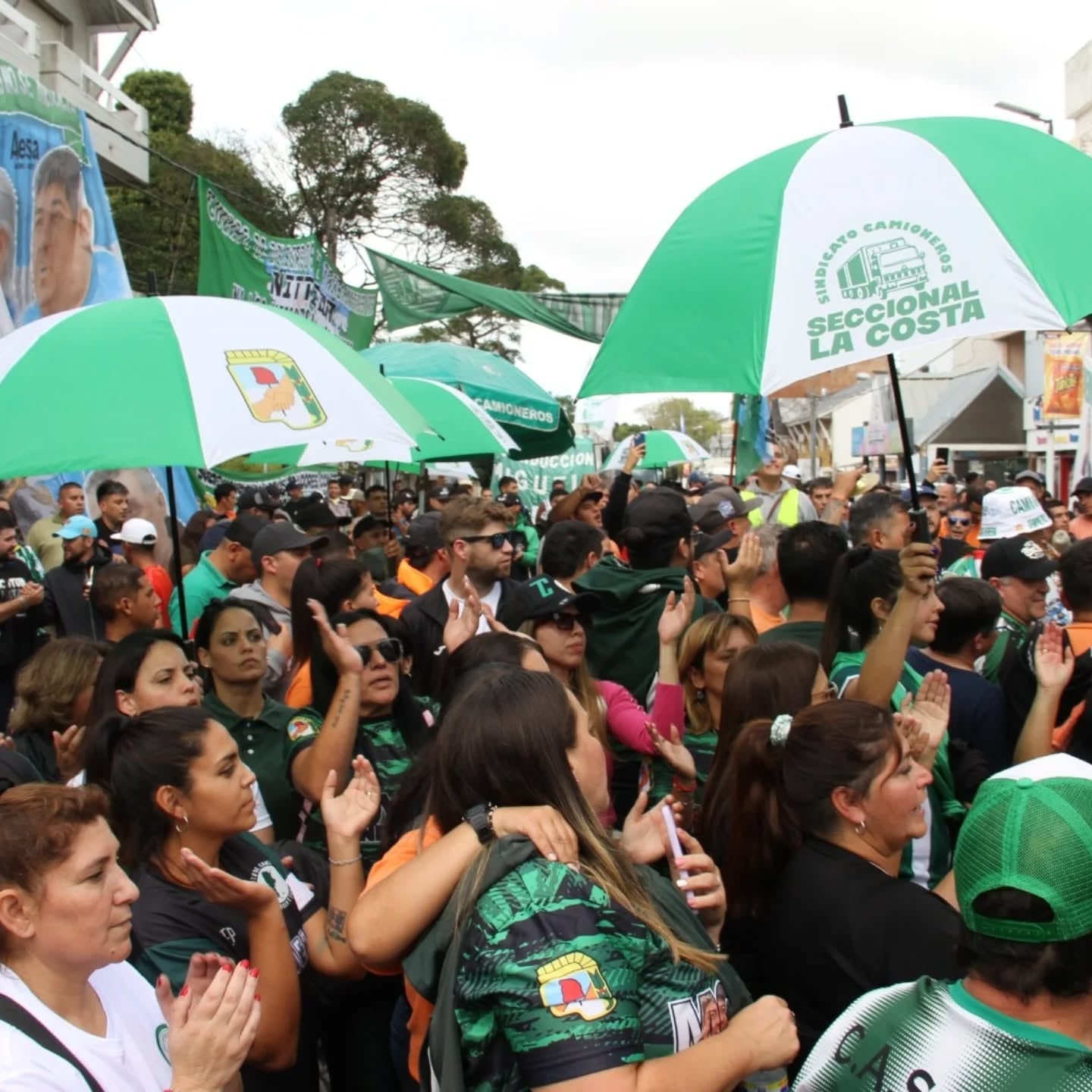 A la movilización en Gesell también asistieron seccionales de Camioneros de otros distritos