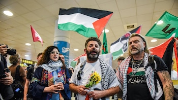 Los activistas de la flotilla denuncian "una escalada de violencia" de Israel con golpes y descargas eléctricas