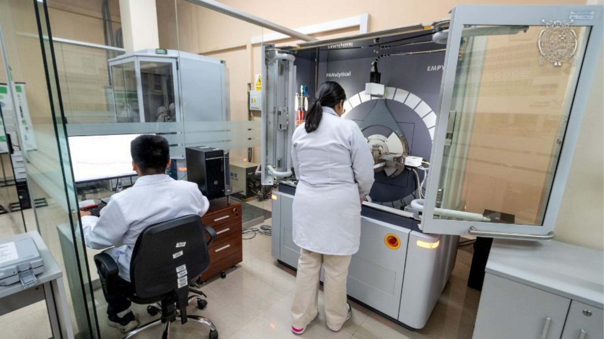 Perú da paso a la autonomía tecnológica con nuevo difractómetro de rayos X en la Universidad San Marcos. (Foto: UNMSM)