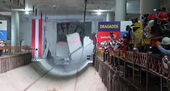 Autoridades y trabajadores celebran el