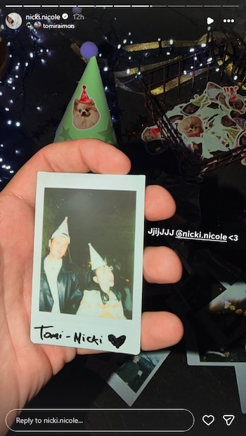Entre cerámica, cena con amigos y aire libre, Nicki Nicole celebró su cumpleaños