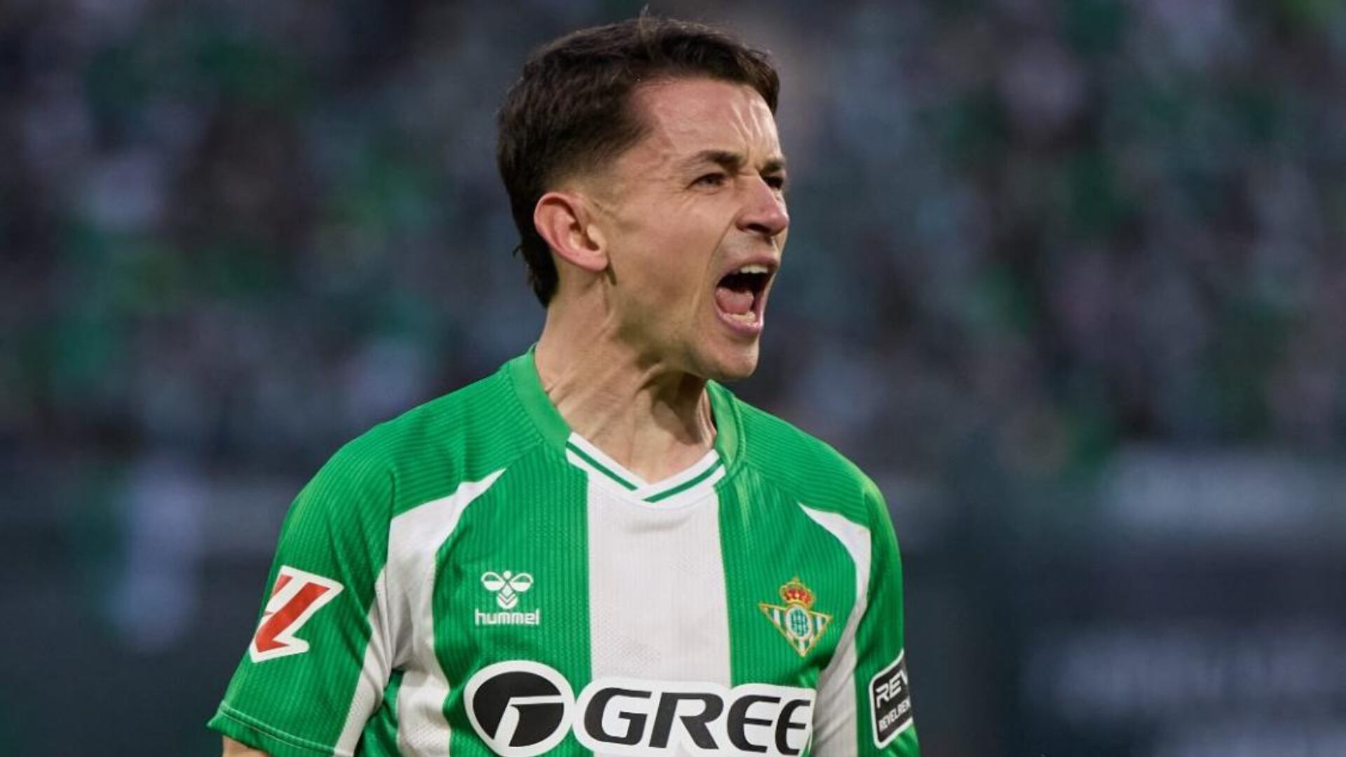 Álvaro Fidalgo debuta en la Europa League y ayuda al Real Betis a clasificar a cuartos de final tras golear 4-0 a Panathinaikos.(Instagram/ @alvarofidalgo)
