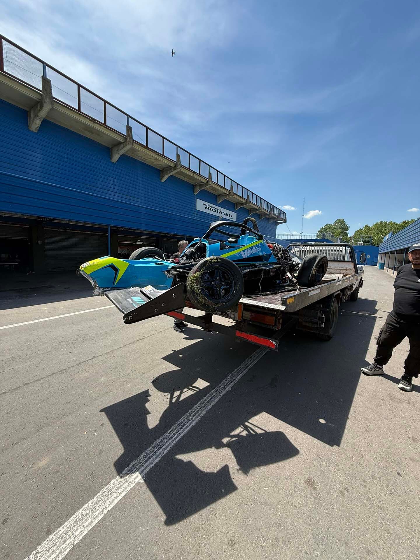 El auto no sirve más (Crédito: @Morini23mariano)