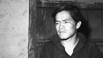 La policía lo encontró tomando