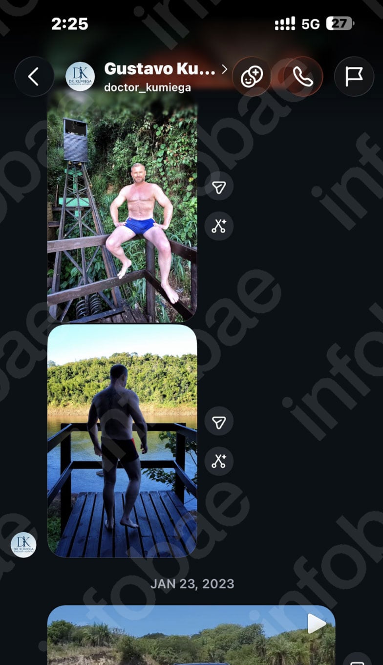 Kumiega le mandaba fotos suyas en traje de baño