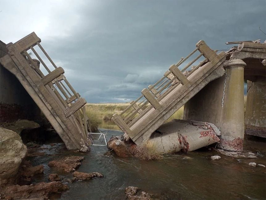 El puente carretero entre Arroyo Venado y Carhué colapsó tras haber sido inaugurado en 1930