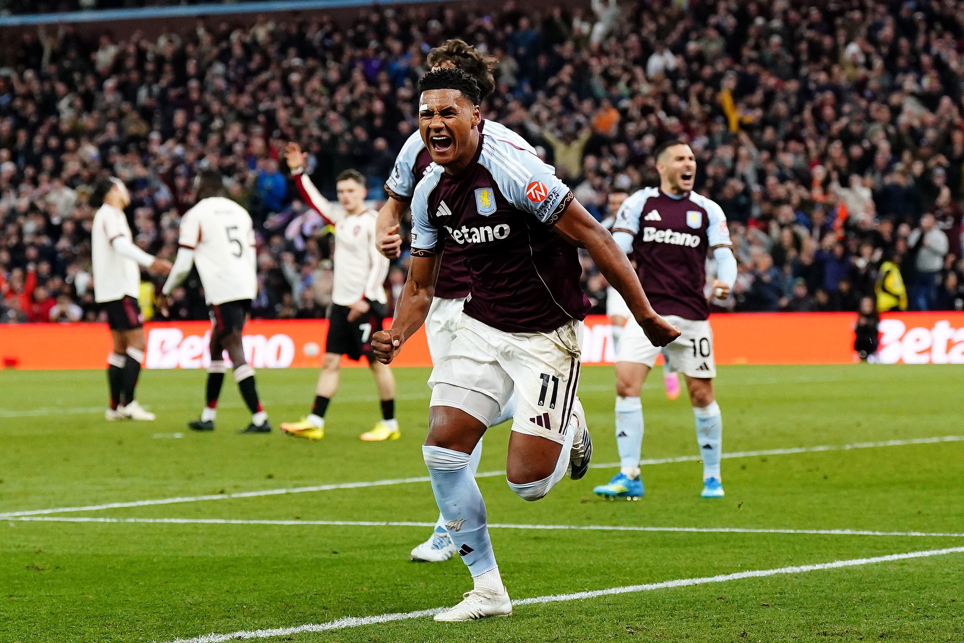 Aston Villa venció al Liverpool y aseguró su clasificación a la próxima Champions League-crédito Jacob King/PA via AP