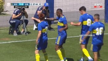 Sebastián Villa jugó y marcó