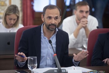 El líder del PSOE en