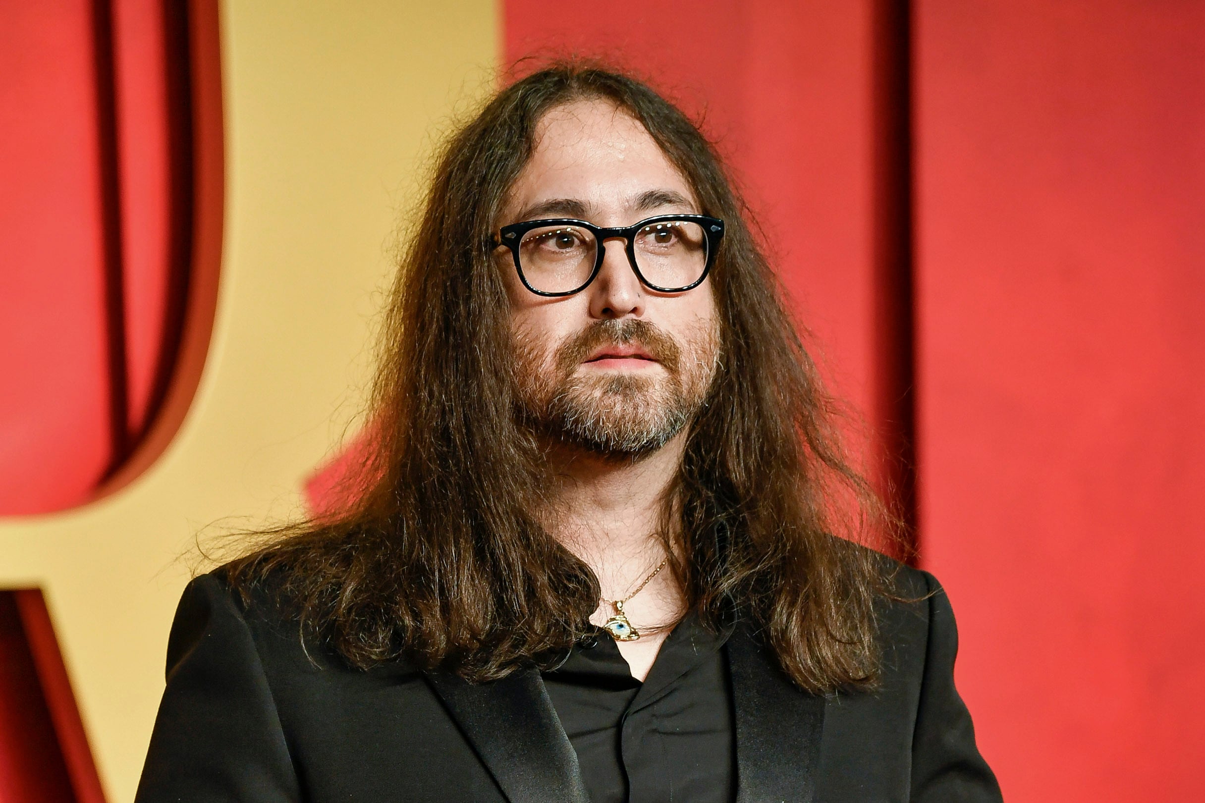 ARCHIVO - Sean Lennon aparece en la fiesta de los Oscar de Vanity Fair en Beverly Hills, California, el 10 de marzo de 2024. (Foto Evan Agostini/Invision/AP, archivo)