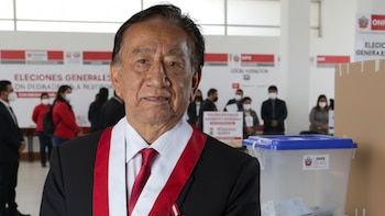 Nuevo presidente a 55 días