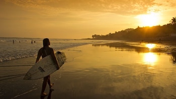 De la montaña a la costa: El Salvador despliega su agenda turística para las Fiestas Agostinas