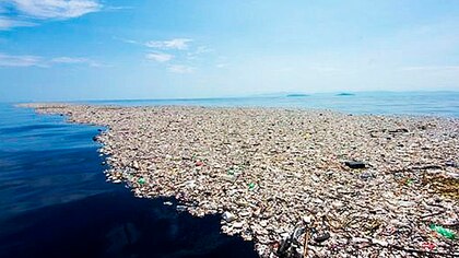 Qué es la isla de plástico del Océano Pacífico que ya es considerada un continente por su gran tamaño