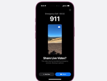 Ahora el iPhone 16 permite que una persona pueda hacer una transmisión en vivo en un lugar sin cobertura de red. (Foto: Apple)