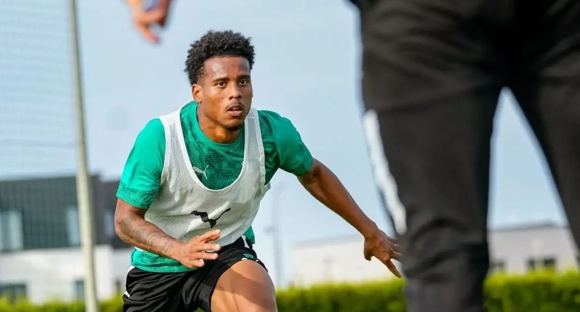 El lateral peruano completó casi 80 minutos en el Estadio Skonto y fue parte de una defensa que no cedió ante el ataque visitante. FK Auda sigue en la pelea por Europa con paso (FK Auda)
