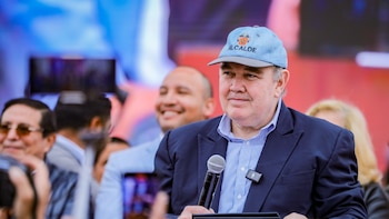 López Aliaga arremete contra la