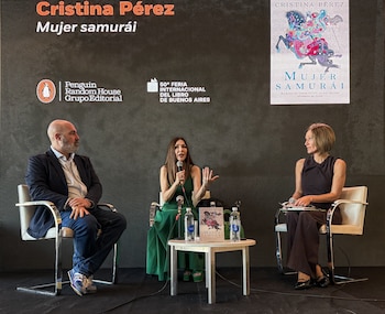 Vestigios de coraje y reflexión inundaron los pabellones más concurridos. Se cruzaron viajes a otros tiempos, análisis profundos y relatos de identidad. Una jornada donde la narrativa internacional sorprendió a multitudes con nuevas mirada - (Fundación El Libro)