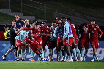 Carlos Andrés Gómez (11) celebra
