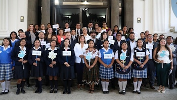 La vicepresidenta Karin Herrera presenta al Congreso iniciativa para institucionalizar clubes de ciencia en Guatemala y asegurar financiamiento