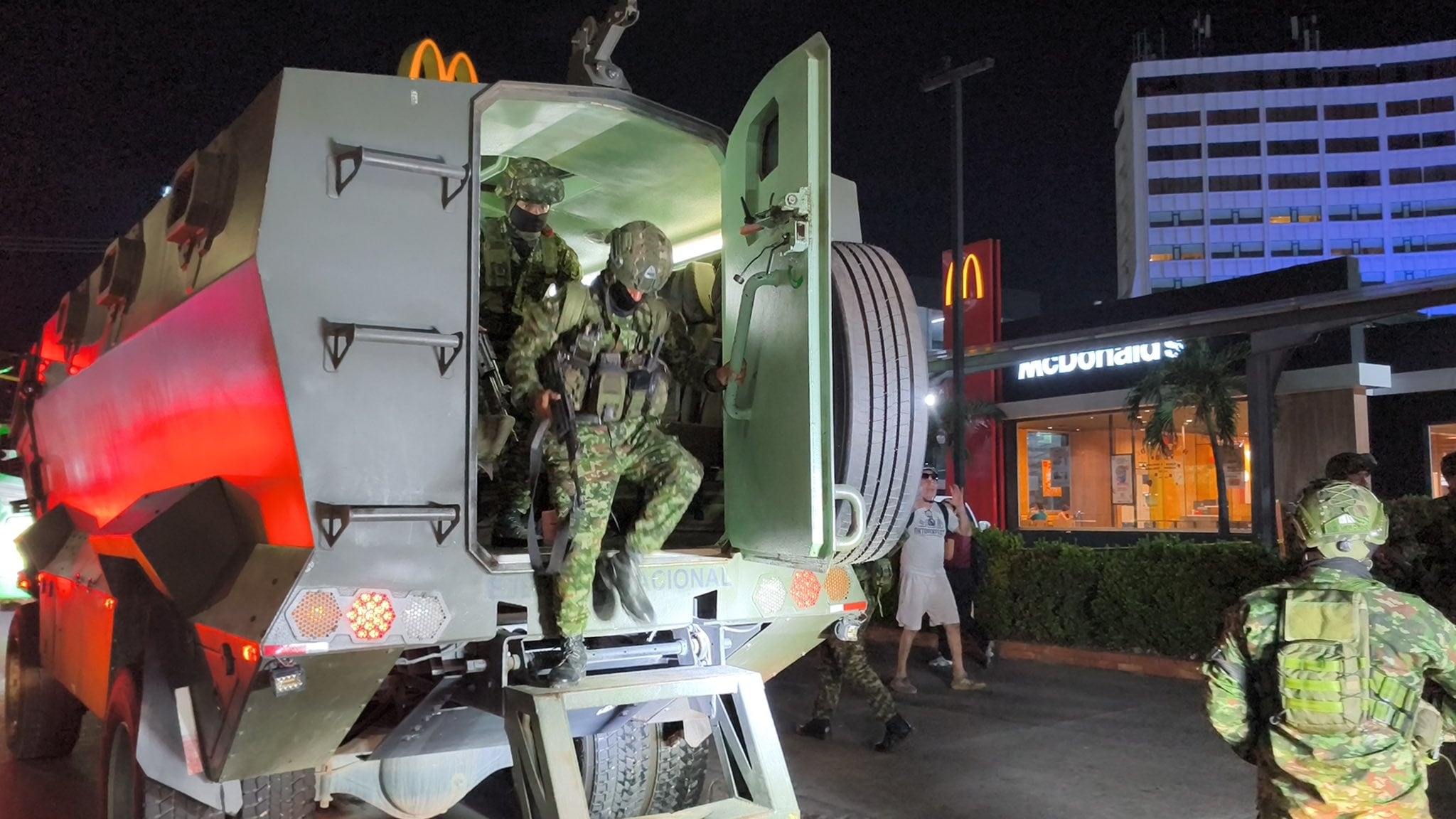 Al menos 500 soldados de élite patrullan Cúcuta tras la orden presidencial de militarizar la ciudad fronteriza